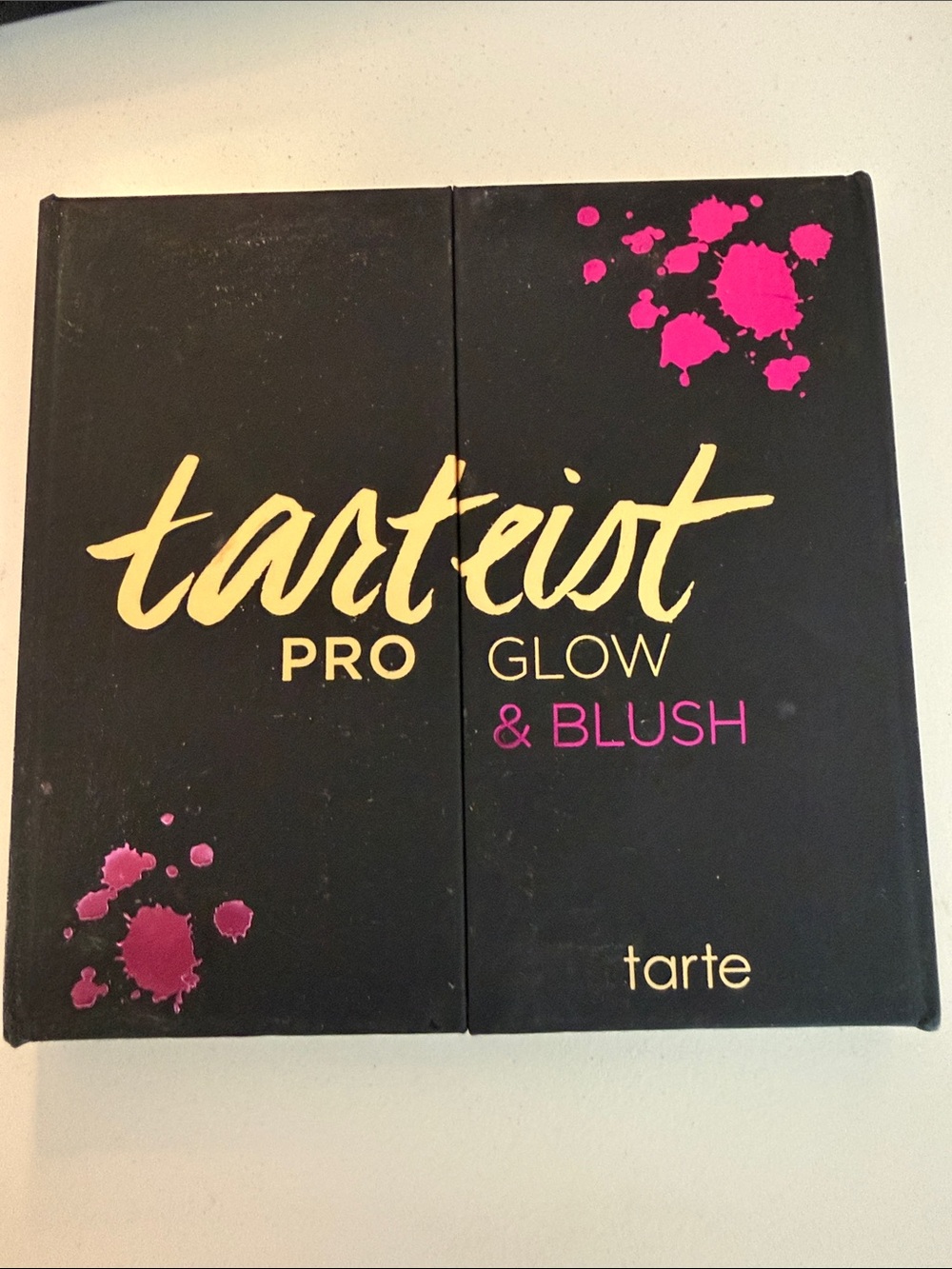 tarte Tarteist Pro Glow & Blush Palette — Bright Pink Accents